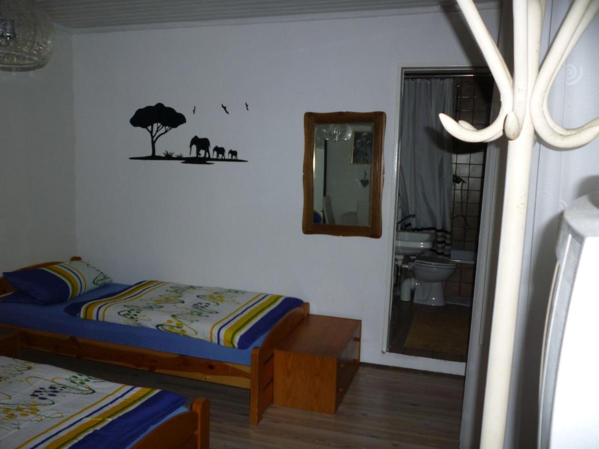 Gasthaus - Pension Am Buchberg Monchsdeggingen Dış mekan fotoğraf